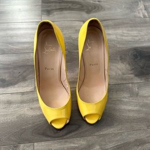 Louboutin peep